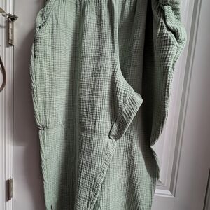 Market & Spruce Light Sage guze Cropped Wide-Leg Pants